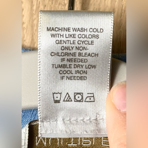 Blue Denim Flowy Blouse Button Up Business Casual - Picture 4 of 6